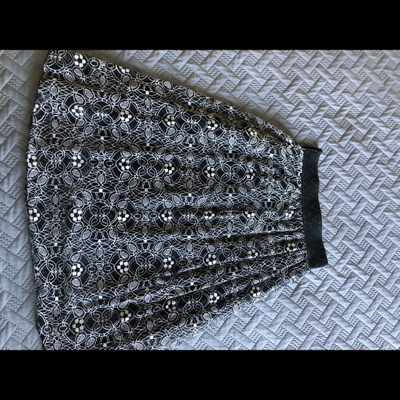 LLR Skirt - Picture 1 of 2